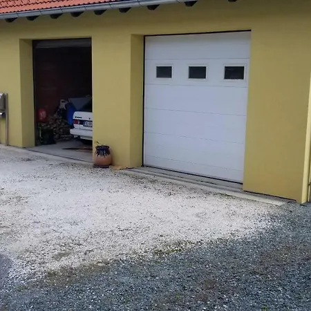 Haus Falkenstein * モースブルク